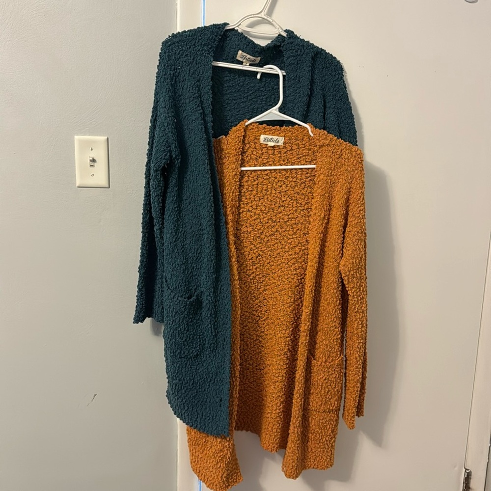 Set of two popcorn sweaters